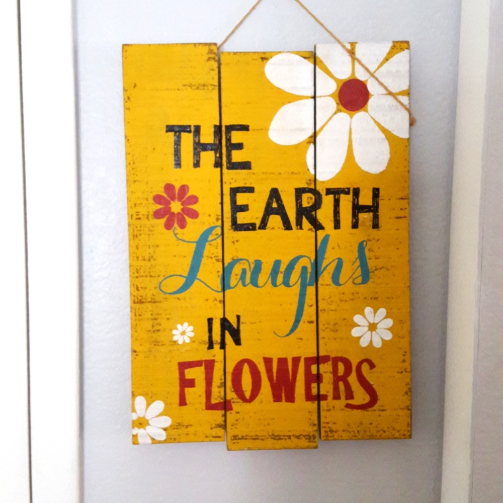 WALL DECOR